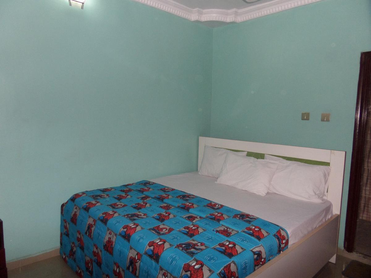 De-Zone Hotel Ikotun Экстерьер фото